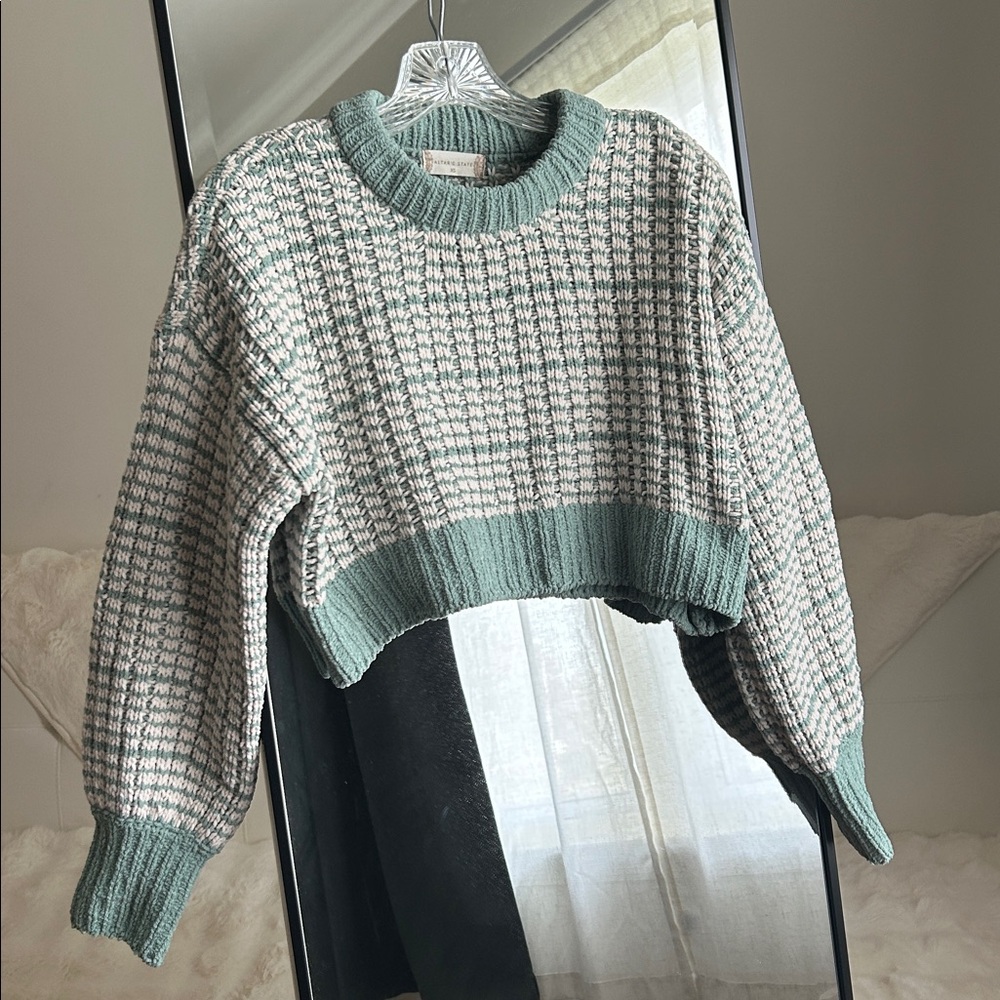 Cropped knit sweater